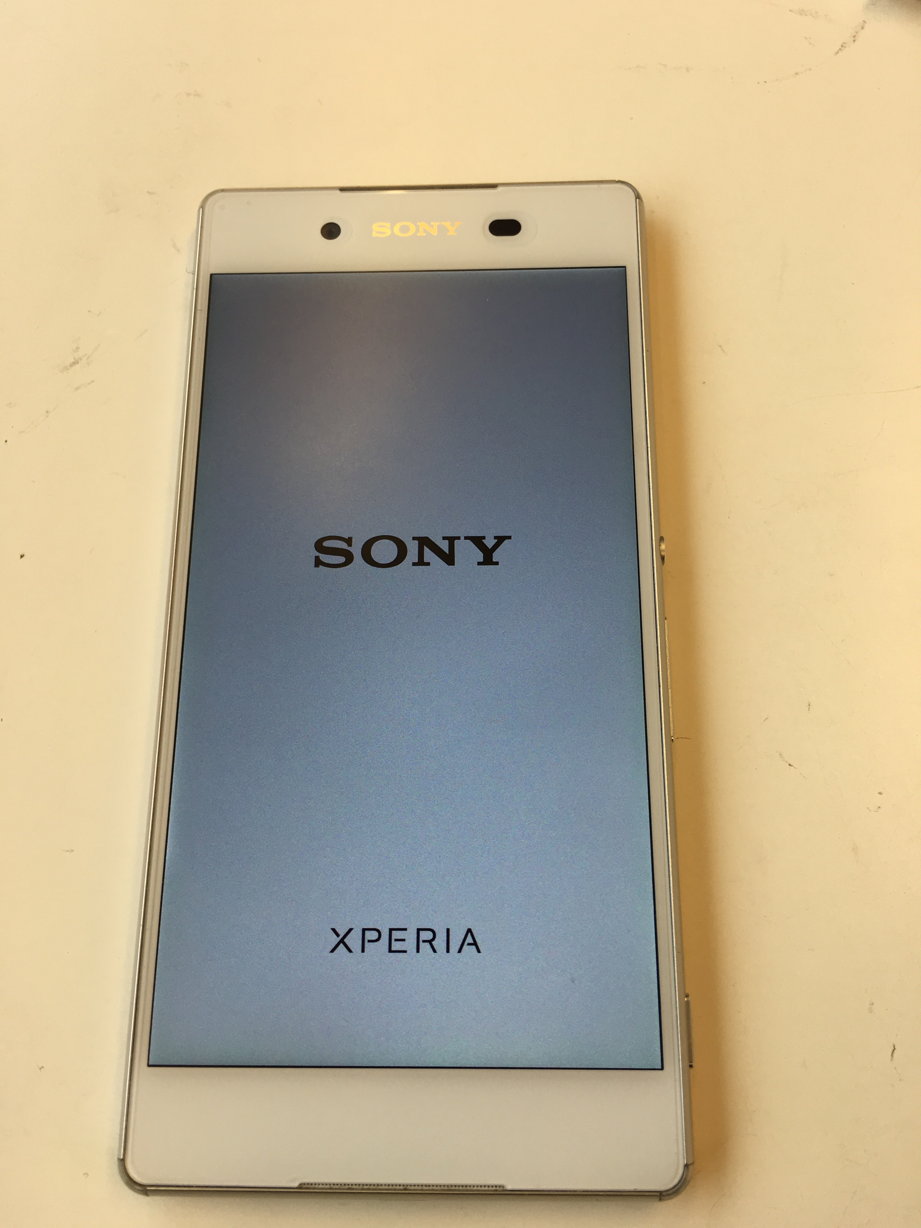 神戸市兵庫区より　XperiaZ4バッテリー交換依頼！　あいプロ三宮駅前店