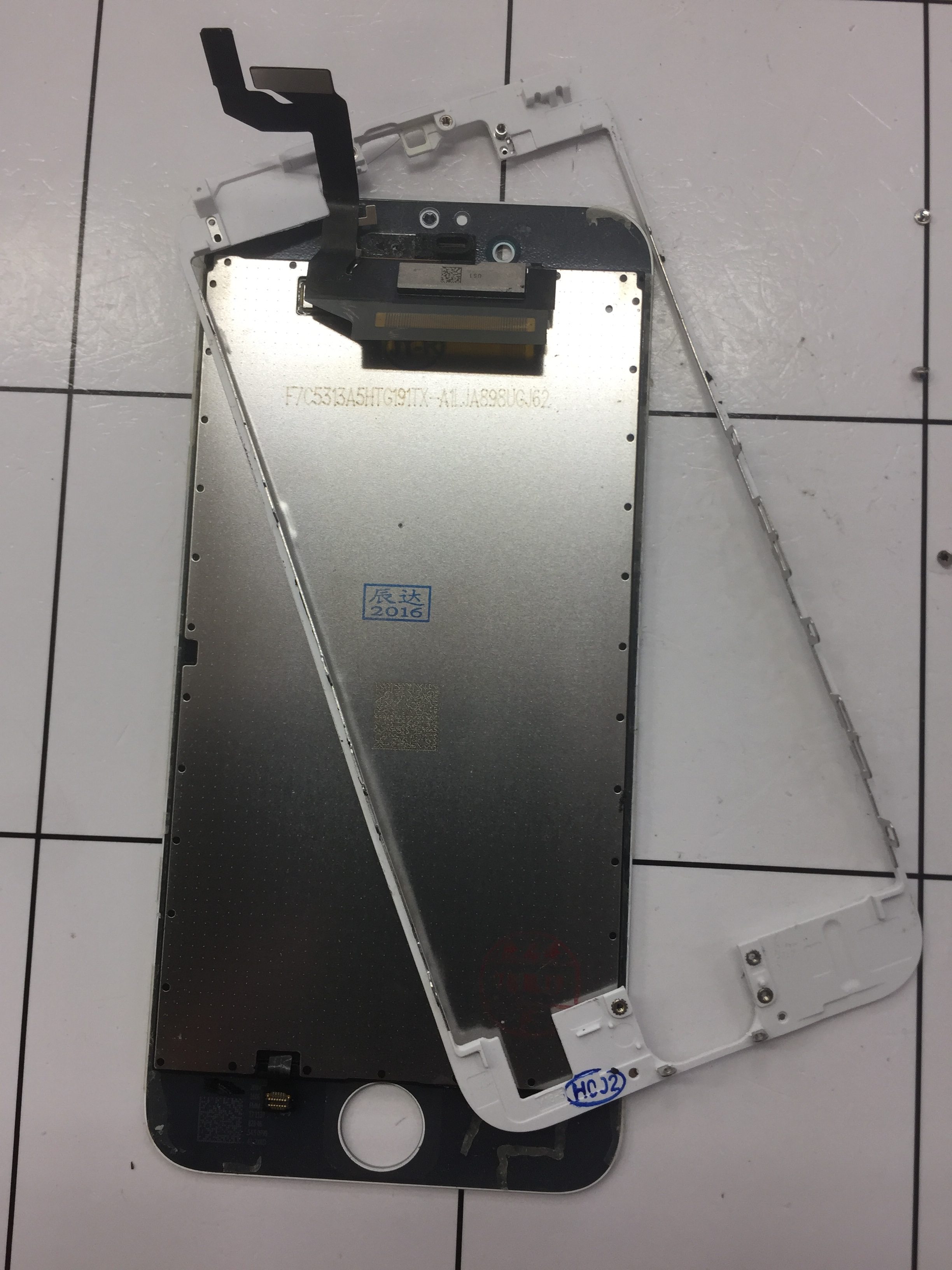 【iPhone 修理 佐倉市】佐倉市からご来店のiPhone６Sの液晶の浮き修理！！