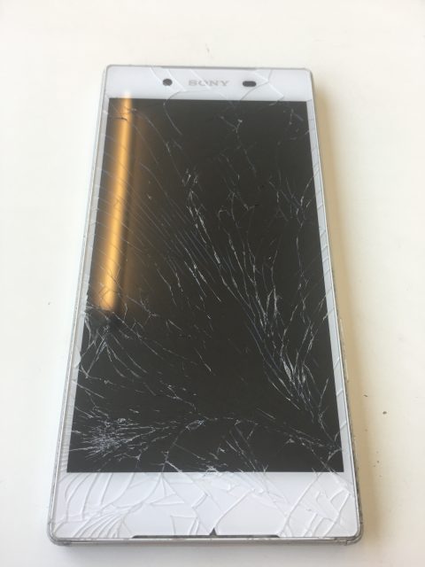 XperiaZ5画面交換修理！予約がなくても即日修理できます！兵庫県三田市より　あいプロ三宮駅前店
