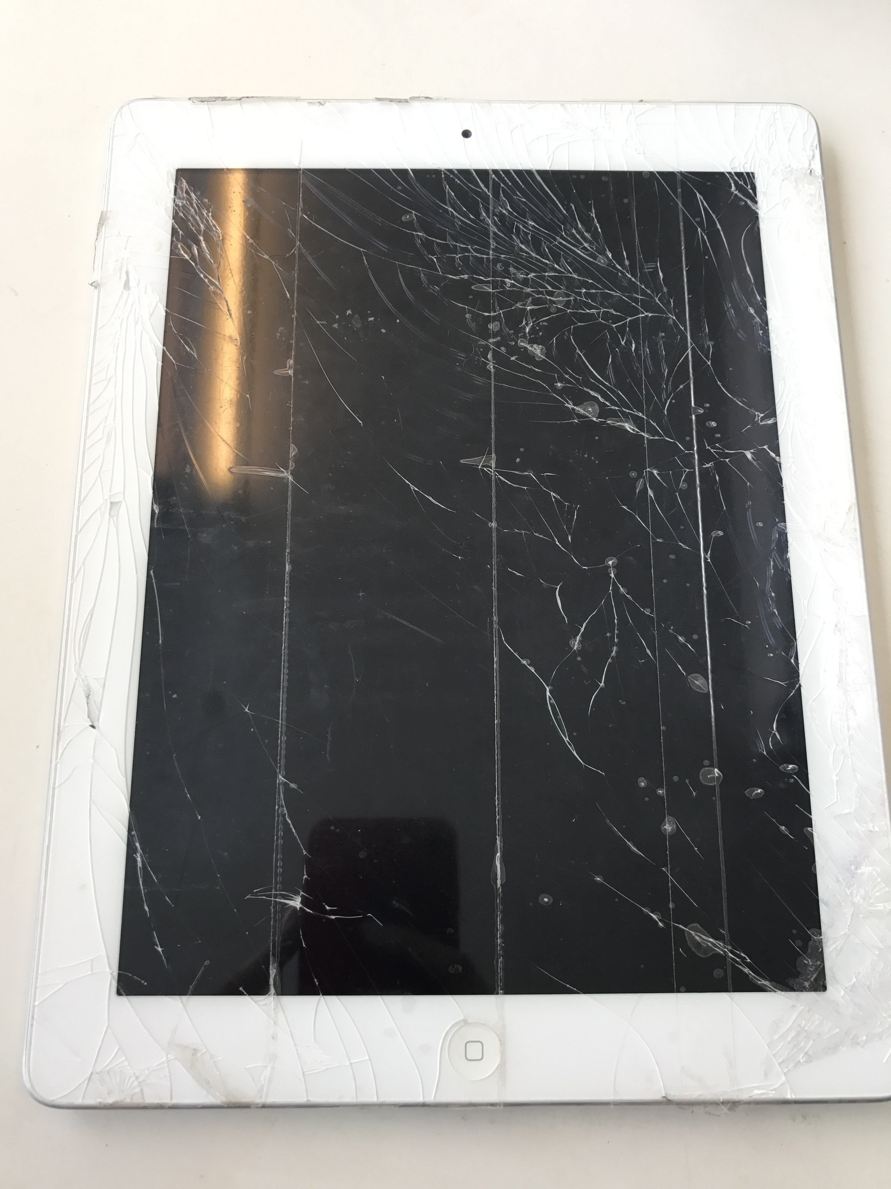 『iPad 修理 灘区』iPadの修理もできます！あいプロ三宮駅前店！