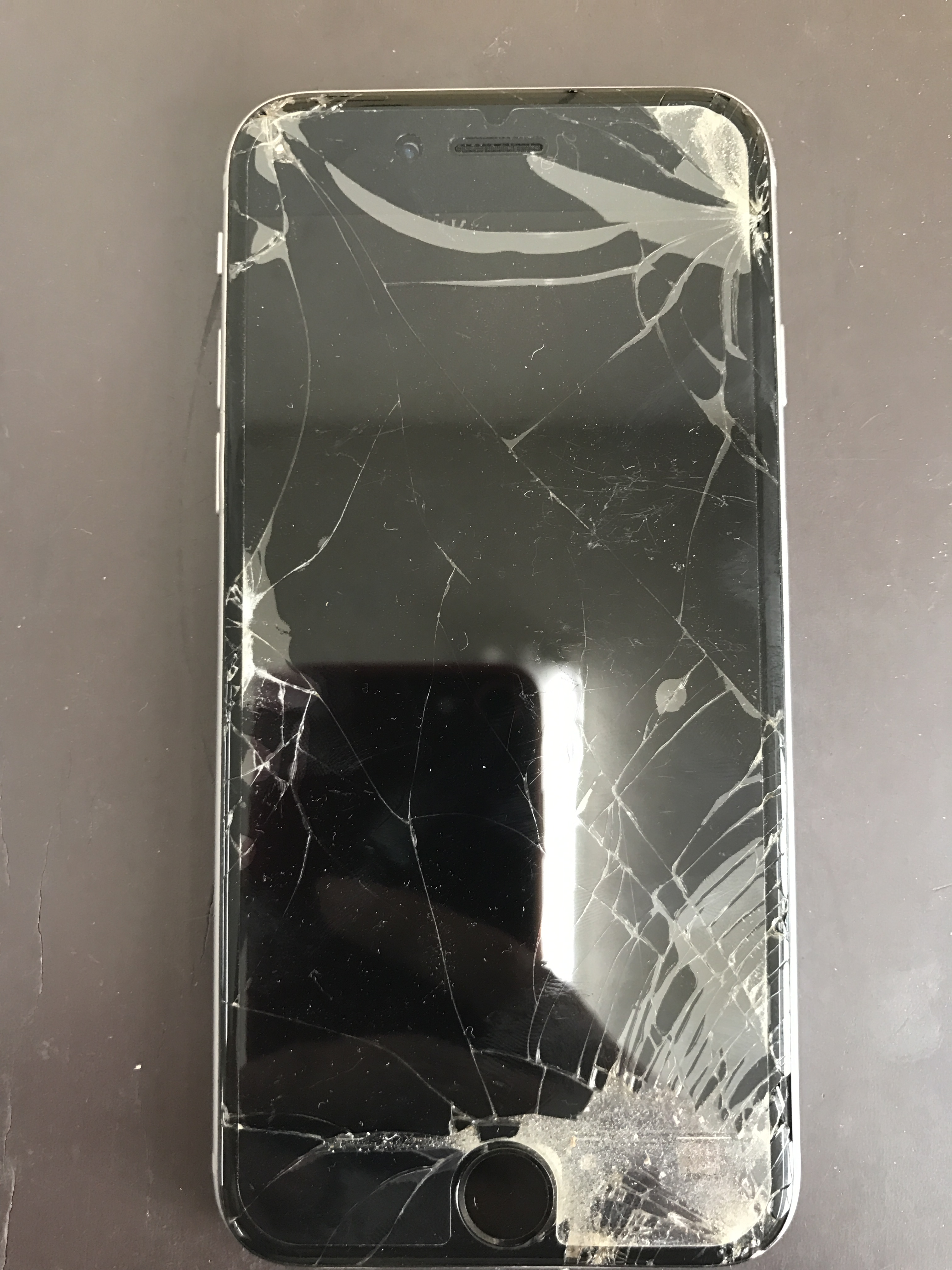 『iPhone 修理 新宿』iPhoneを直すならあいプロ新大久保店！