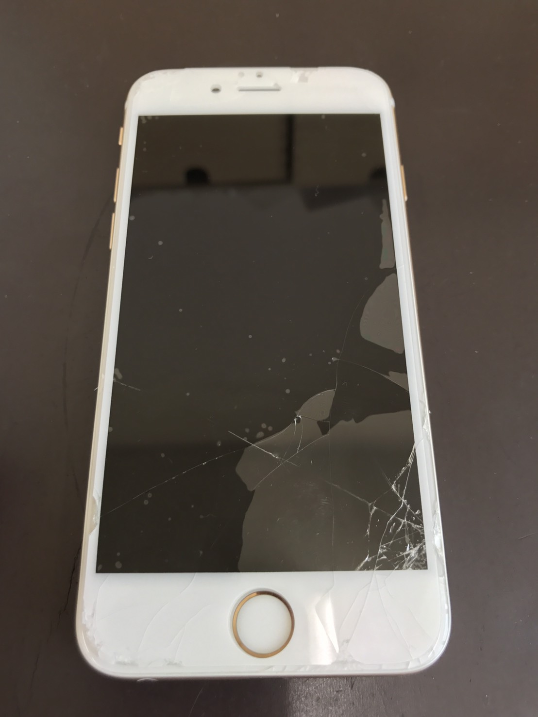 「iPhone 修理 灘区」アイプロ三宮駅前店へ来ていただいたほうがお得です！！アイプロ三宮駅前店！！