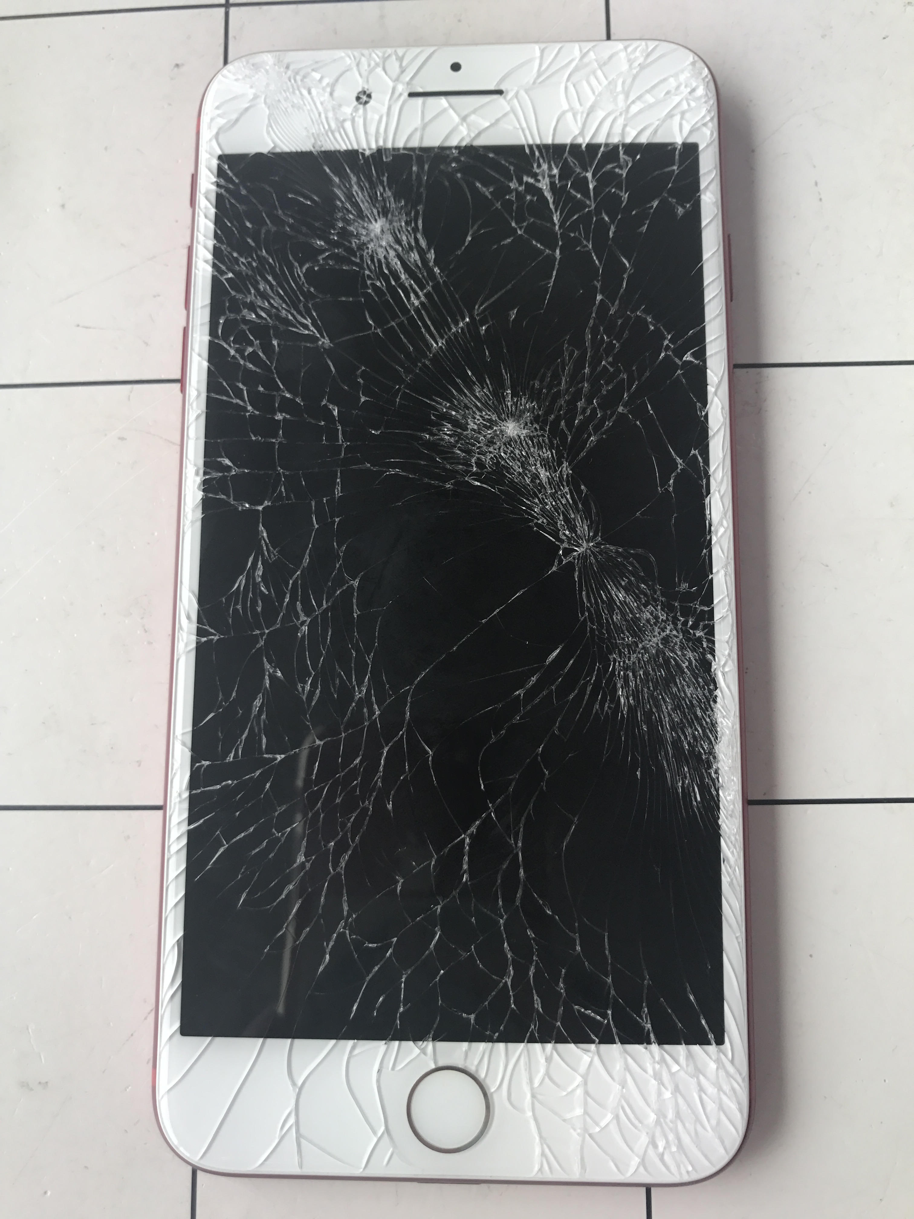 「iPhone　修理　灘区」iPhoneの修理でしたらあいプロ三宮駅前店へお願いいたします！