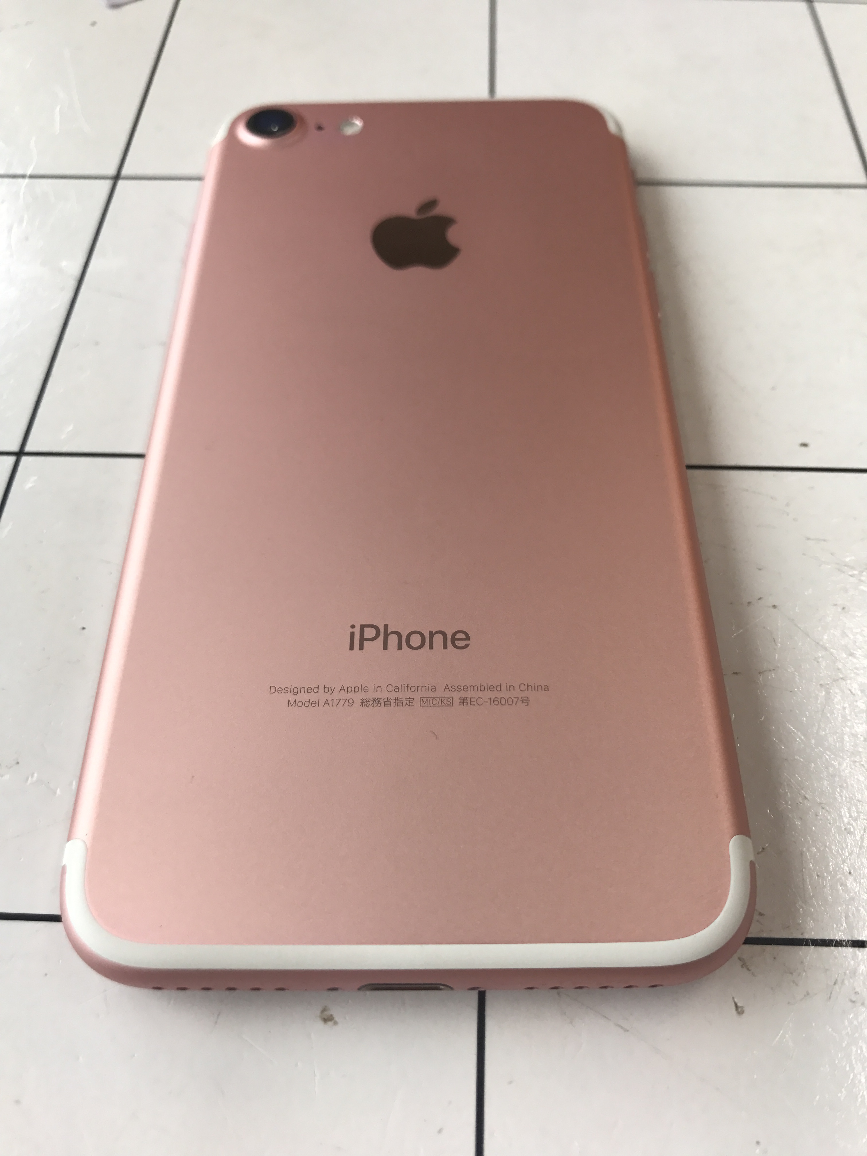 【iPhone修理　甲府】iPhone7＋の修理依頼が来ました！山梨県の方はあいプロ甲府店での修理がお勧めです！