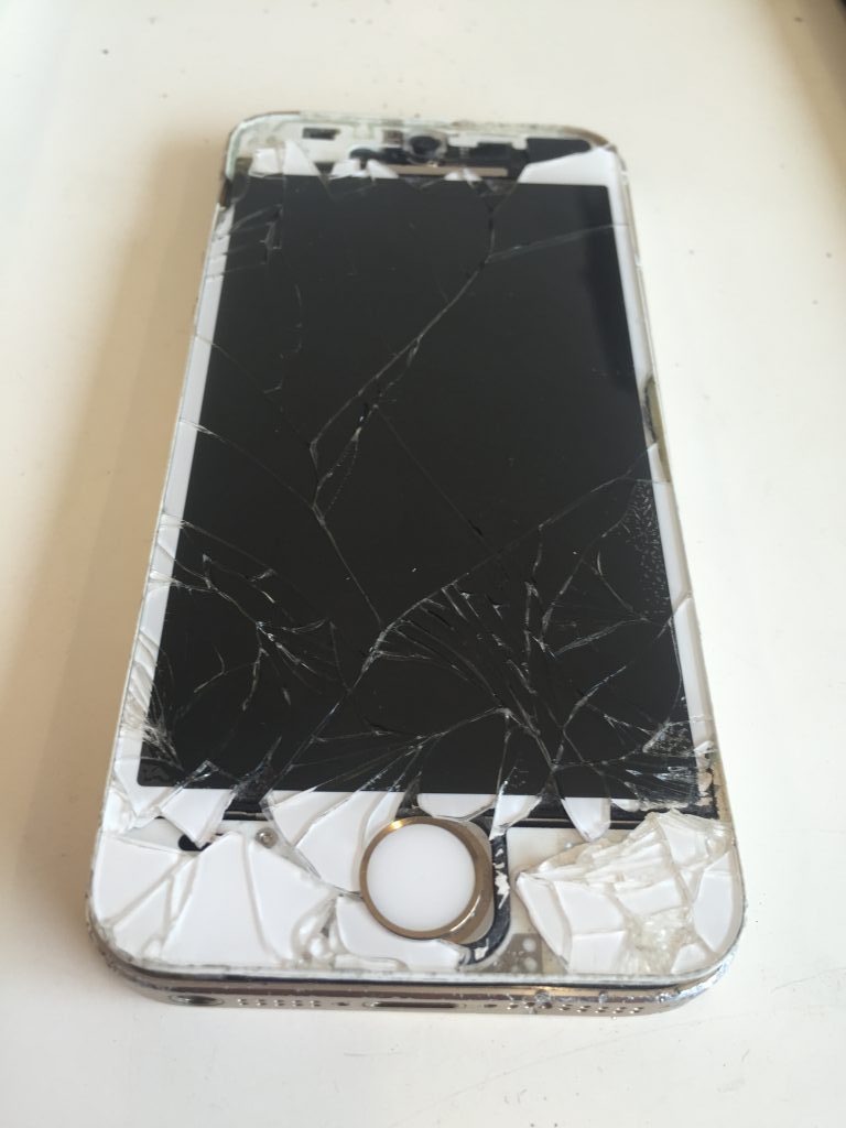 【スマホ 修理 甲府】iPhone5S画面割れ+カメラ交換修理！！