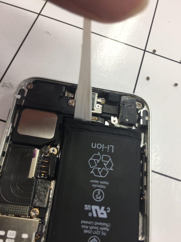 【スマホ 修理 甲府】スマホのバッテリー交換はあいプロ甲府店にお任せください！保証も付いています！