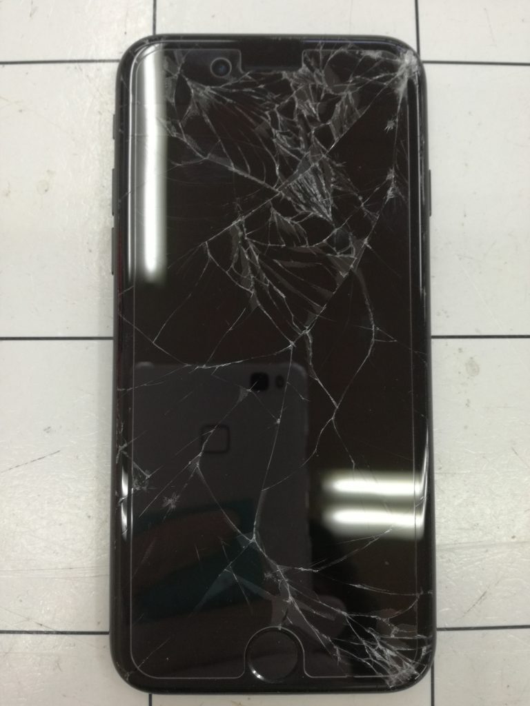 Iphone 修理 金沢 Iphone７バリバリに割れた液晶画面修理 Iphone修理 Iphonepro あいプロ