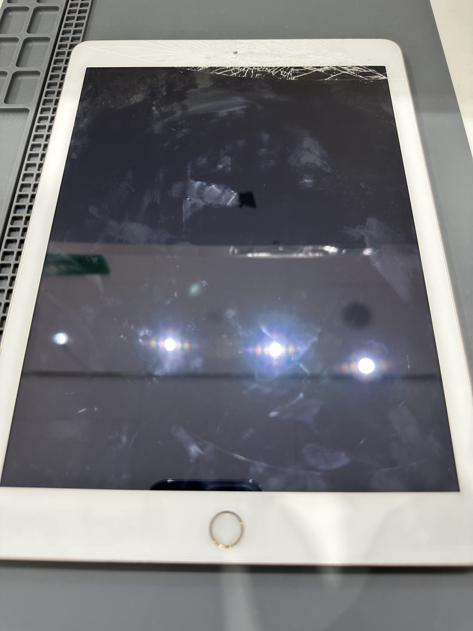 【お使いのiPadの画面割れ等はありませんか？】画面割れ等ある。そんな時は是非あいプロイオン出雲店までお持ちください。